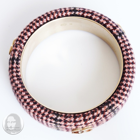 Chanel Bracelet Bangle 13A Pink Multicolor Tweed Knit with Gold CC Logo in Box - Picture 13 of 14